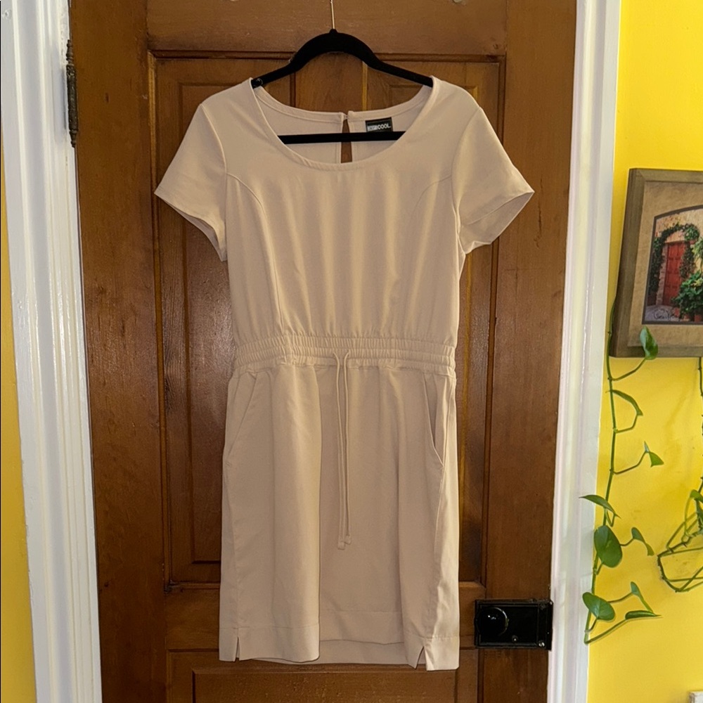 32 degrees cool— Beige Short Sleeve Dress—small